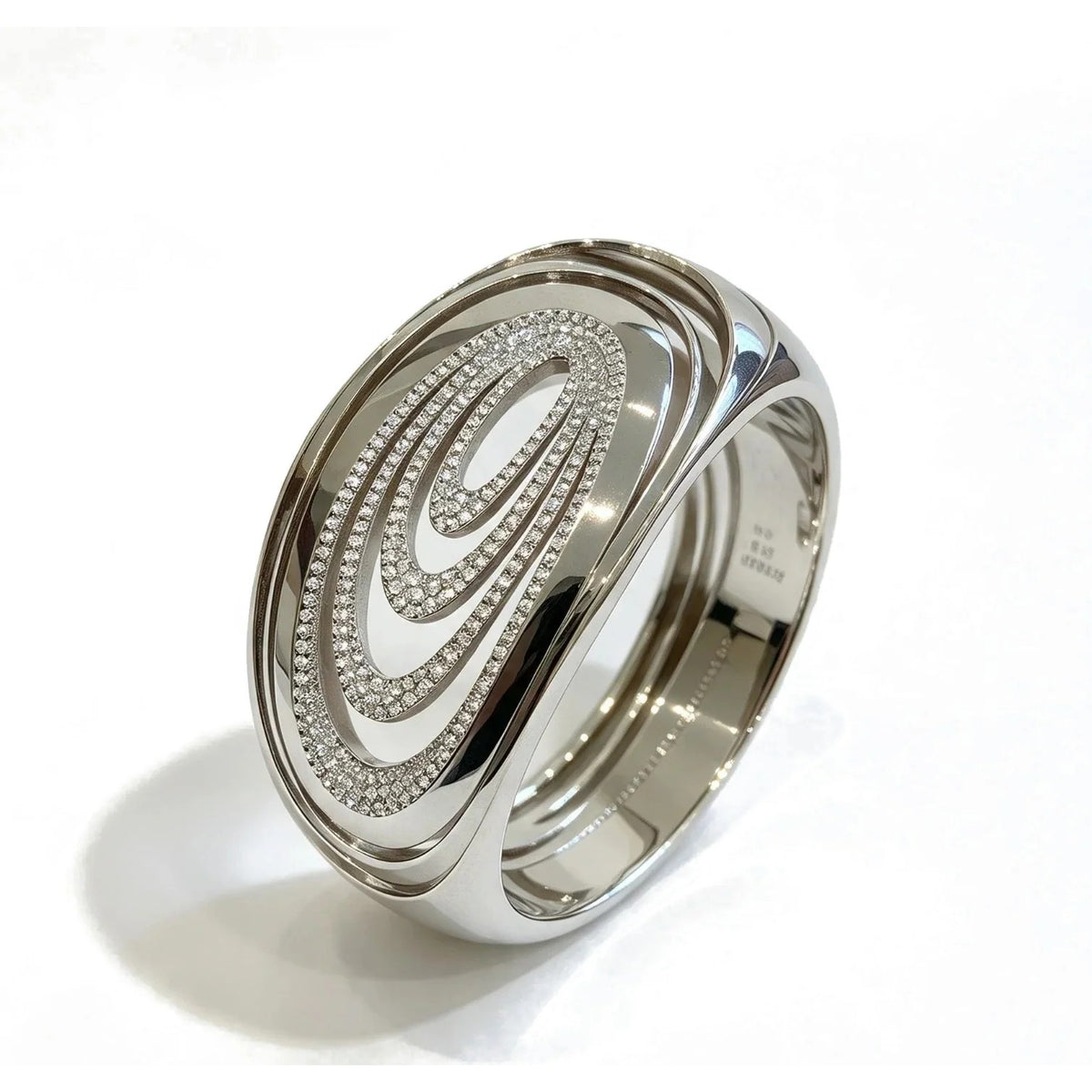 BRACELETE HVLT LISO CRAVEJADO